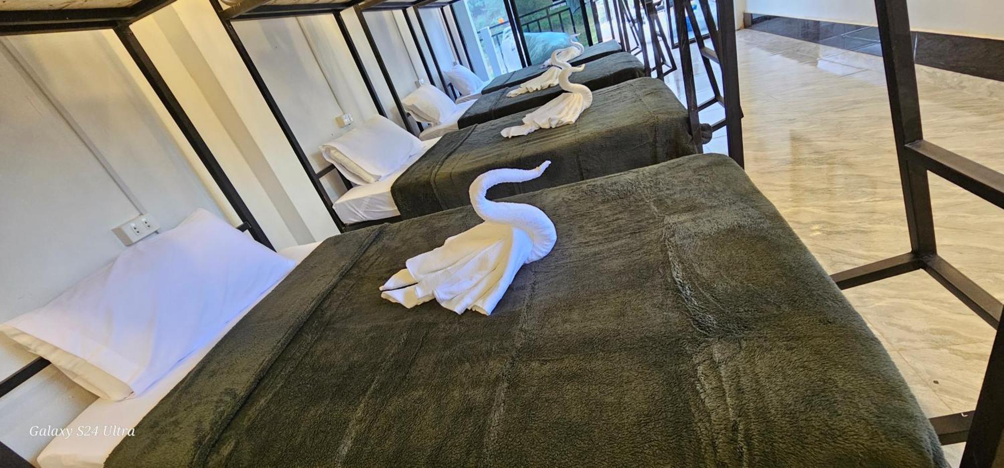 Inn Riverside Hostel Pb MuangMuangpakbeng Kültér fotó