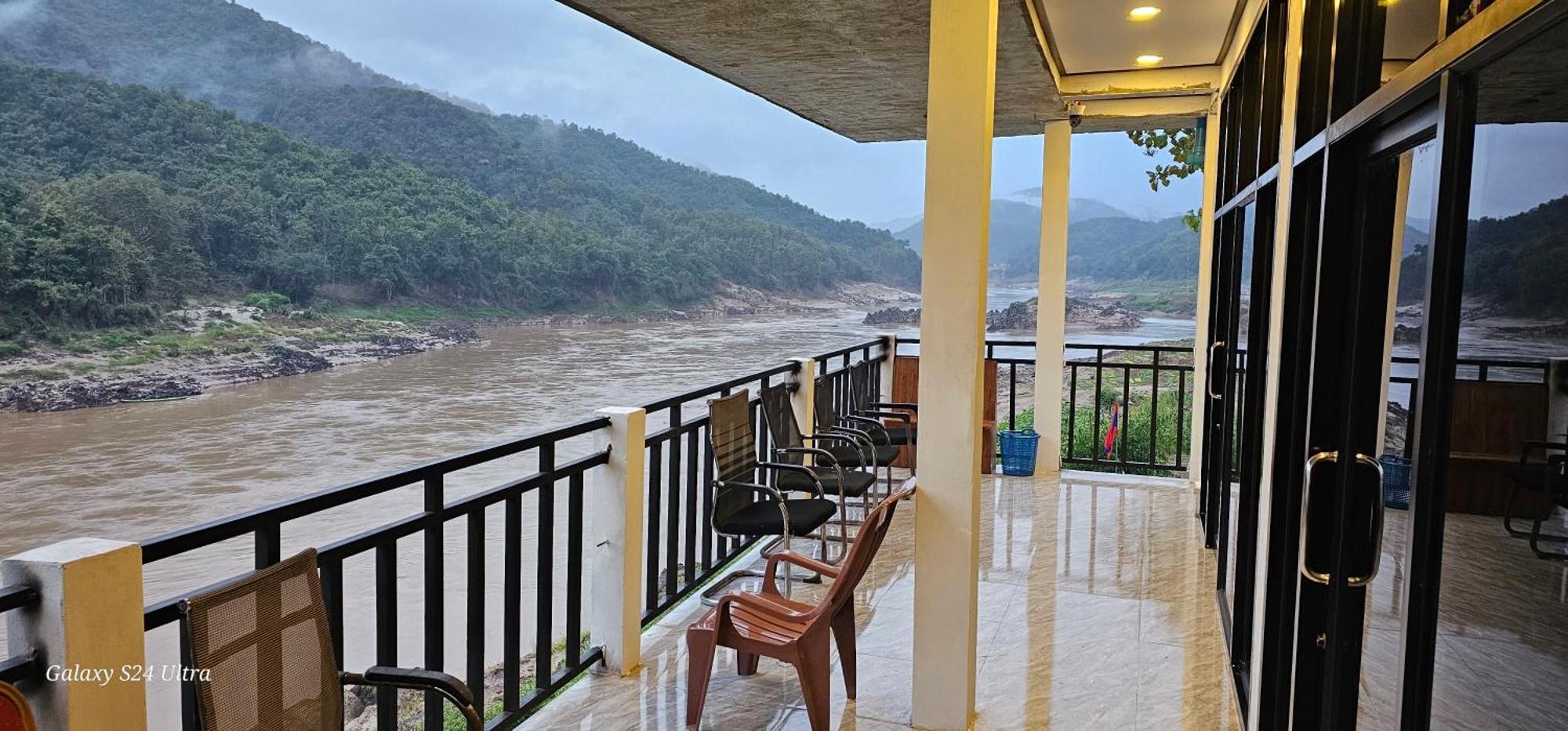 Inn Riverside Hostel Pb MuangMuangpakbeng Kültér fotó