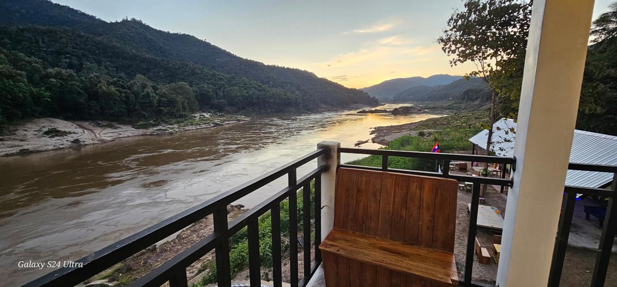 Inn Riverside Hostel Pb MuangMuangpakbeng Kültér fotó