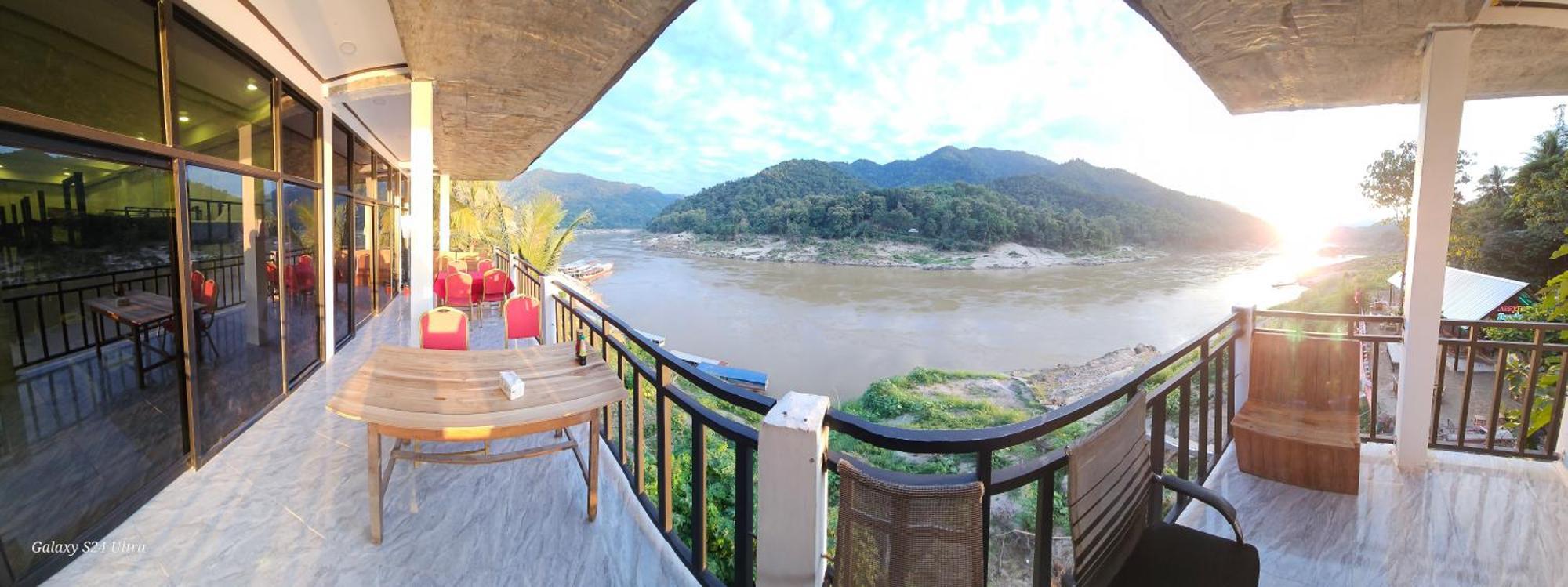 Inn Riverside Hostel Pb MuangMuangpakbeng Kültér fotó