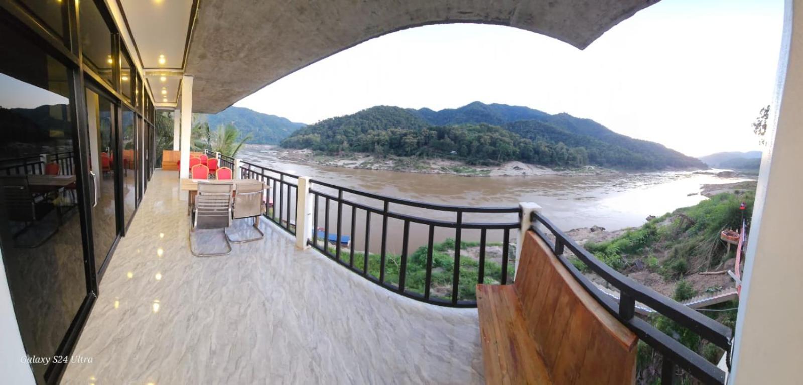 Inn Riverside Hostel Pb MuangMuangpakbeng Kültér fotó