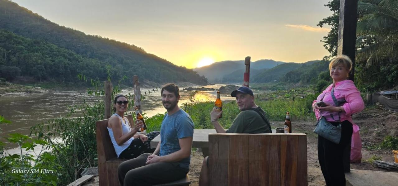 Inn Riverside Hostel Pb MuangMuangpakbeng Kültér fotó