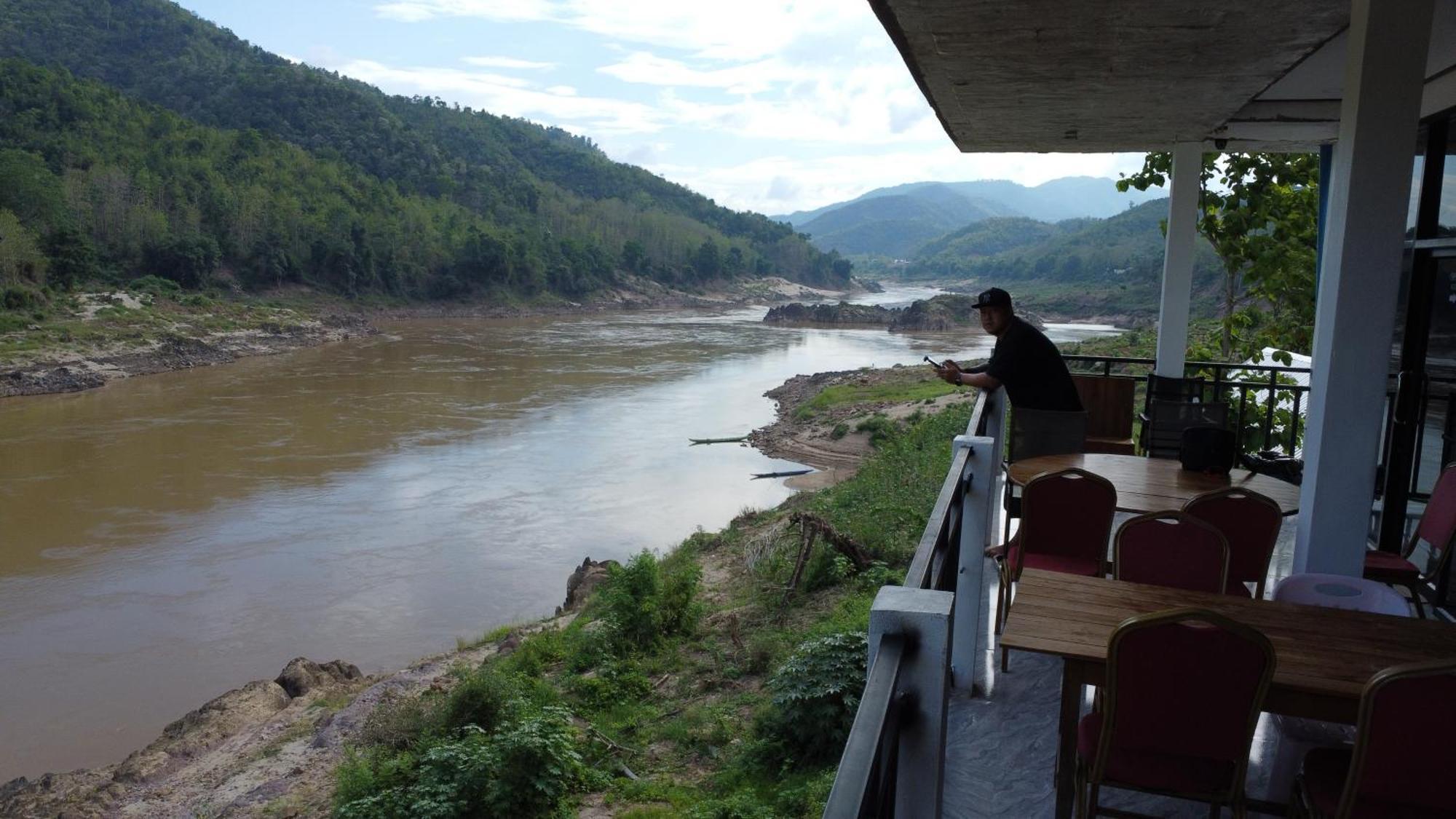 Inn Riverside Hostel Pb MuangMuangpakbeng Kültér fotó